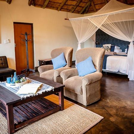 Umkumbe Safari Lodge Riverside Skukuza Bagian luar foto