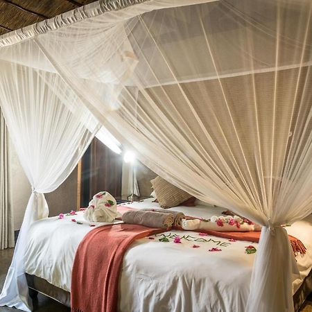 Umkumbe Safari Lodge Riverside Skukuza Bagian luar foto