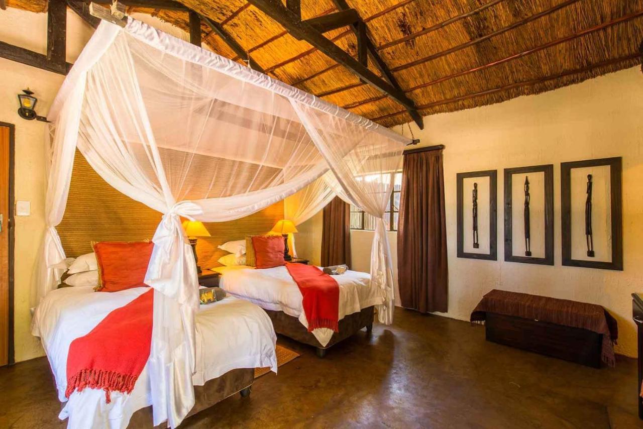 Umkumbe Safari Lodge Riverside Skukuza Bagian luar foto