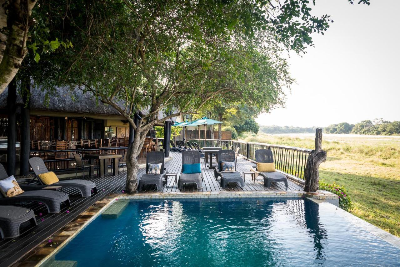 Umkumbe Safari Lodge Riverside Skukuza Bagian luar foto