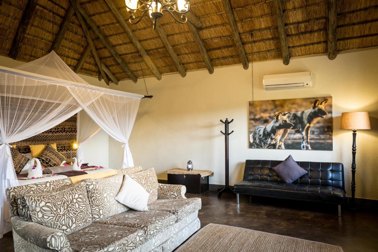 Umkumbe Safari Lodge Riverside Skukuza Bagian luar foto