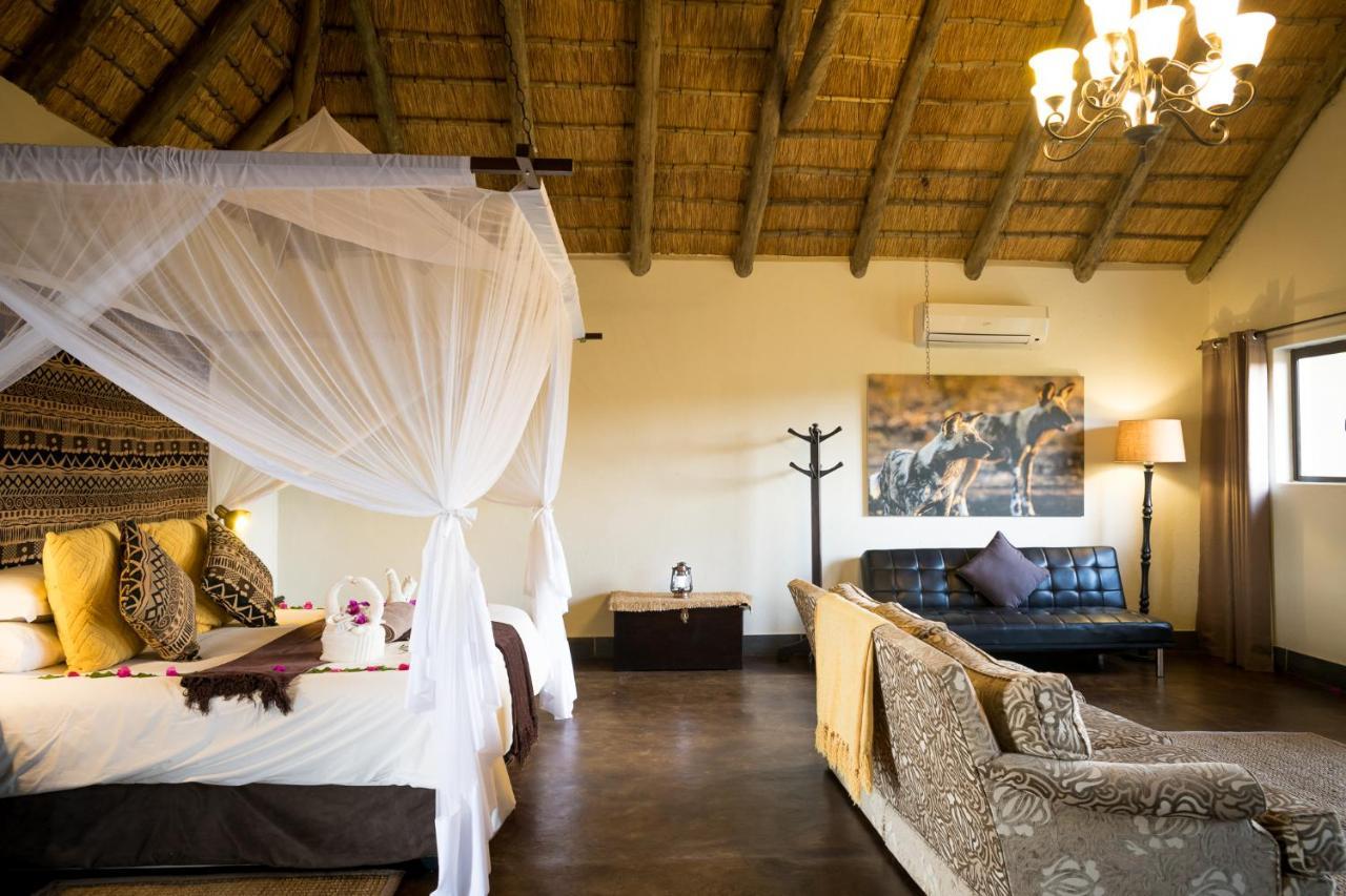 Umkumbe Safari Lodge Riverside Skukuza Bagian luar foto