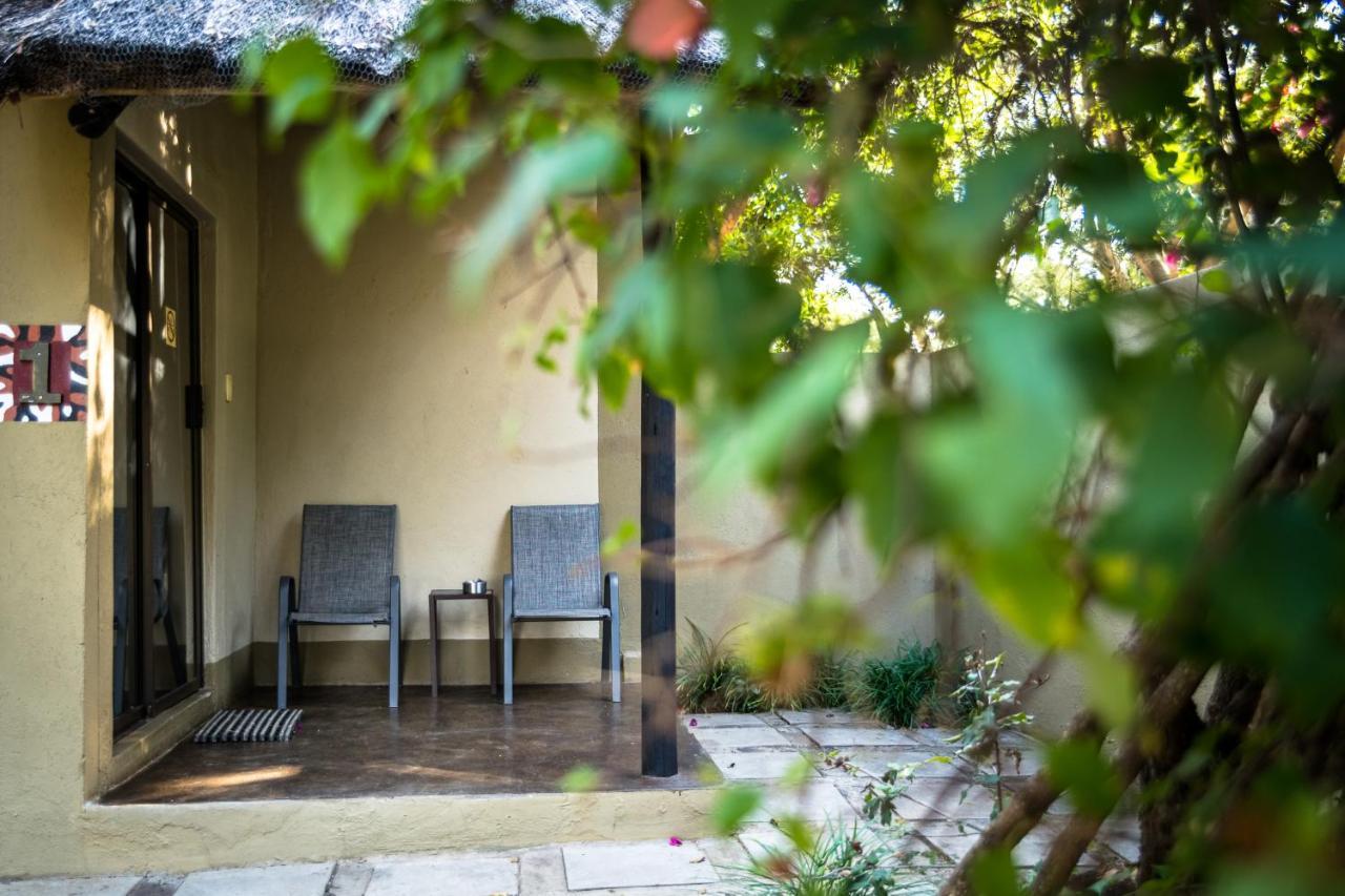 Umkumbe Safari Lodge Riverside Skukuza Bagian luar foto