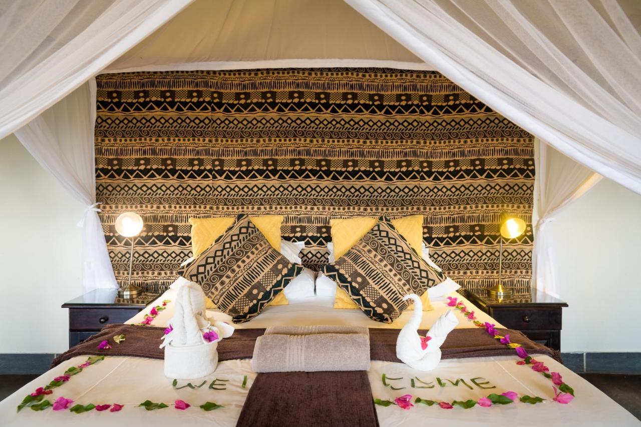 Umkumbe Safari Lodge Riverside Skukuza Bagian luar foto