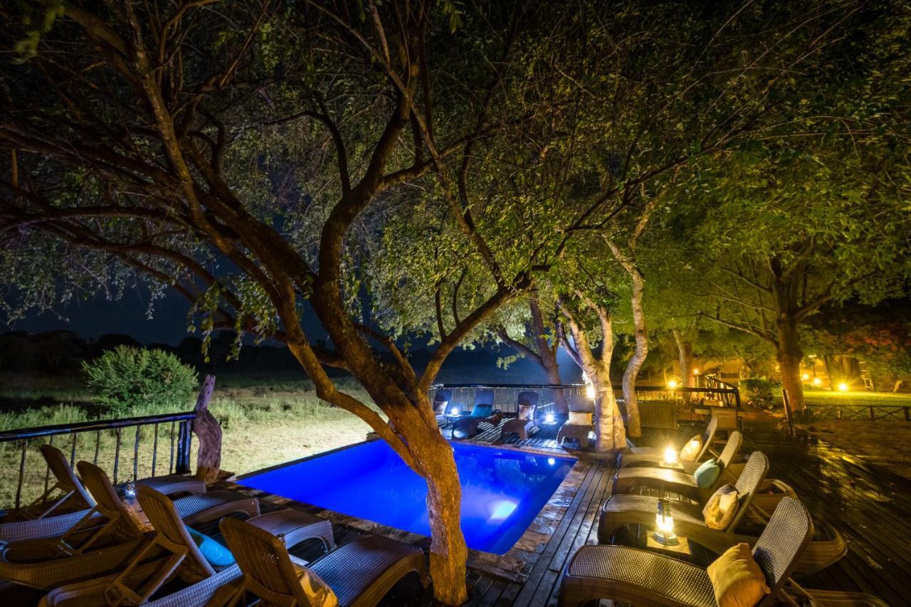 Umkumbe Safari Lodge Riverside Skukuza Bagian luar foto