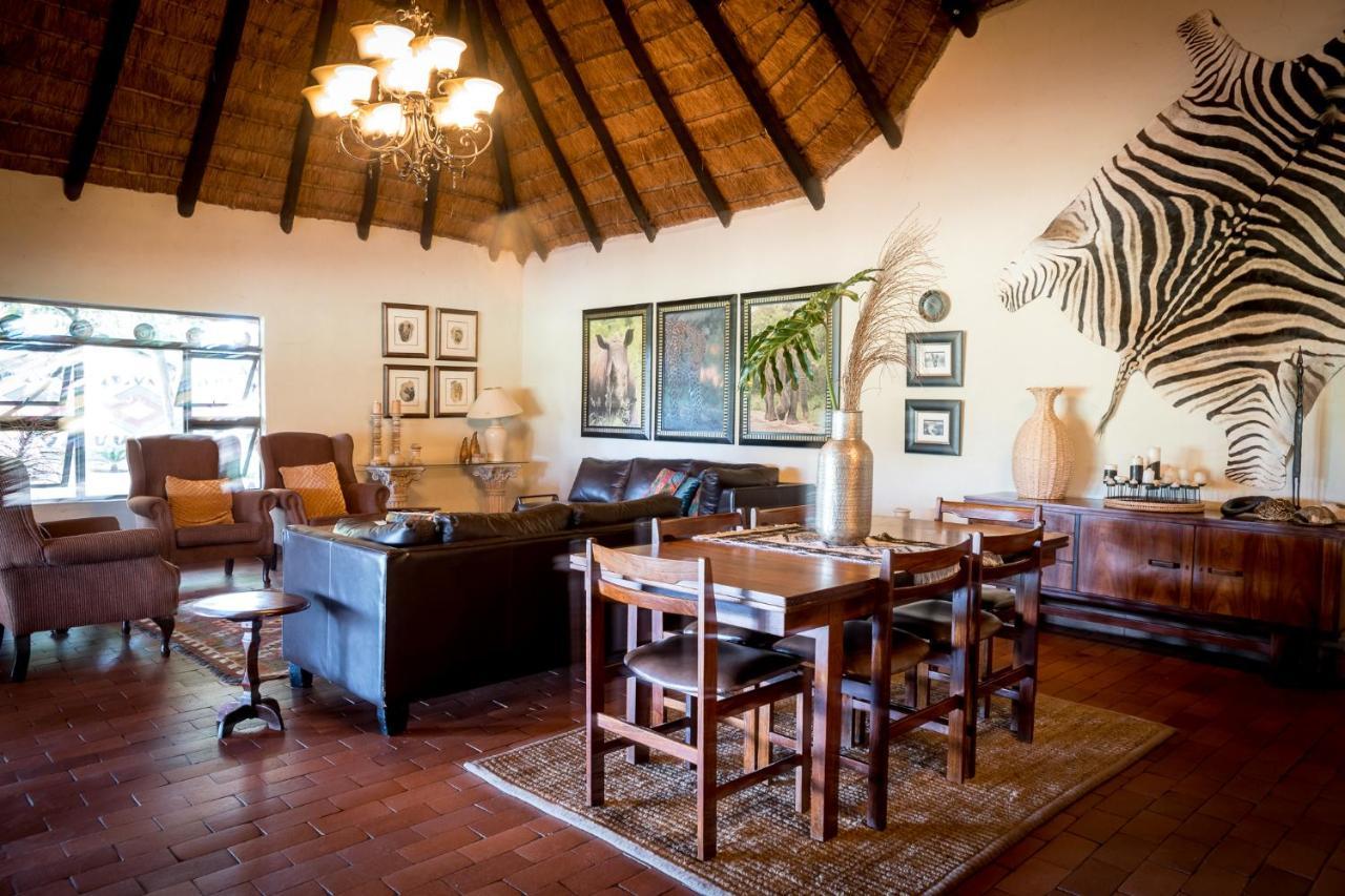 Umkumbe Safari Lodge Riverside Skukuza Bagian luar foto