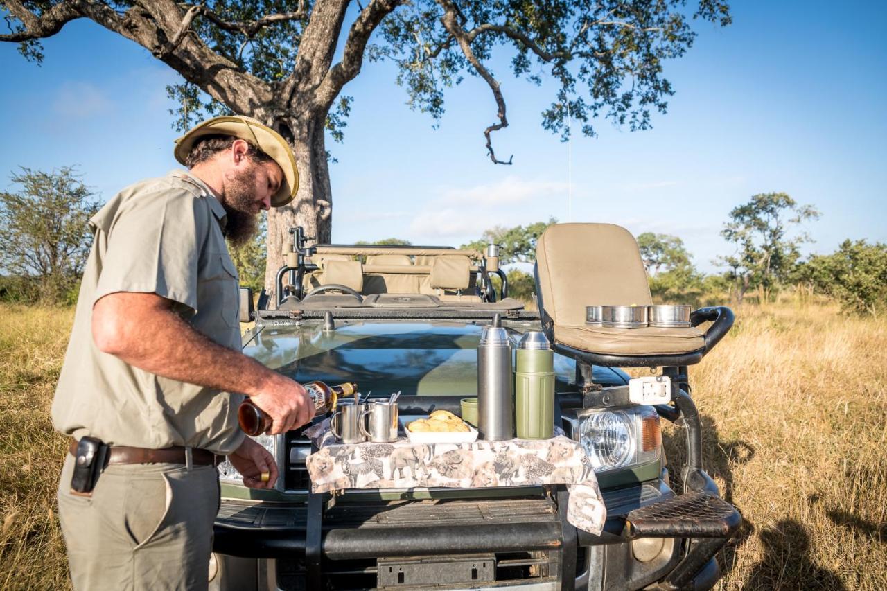 Umkumbe Safari Lodge Riverside Skukuza Bagian luar foto