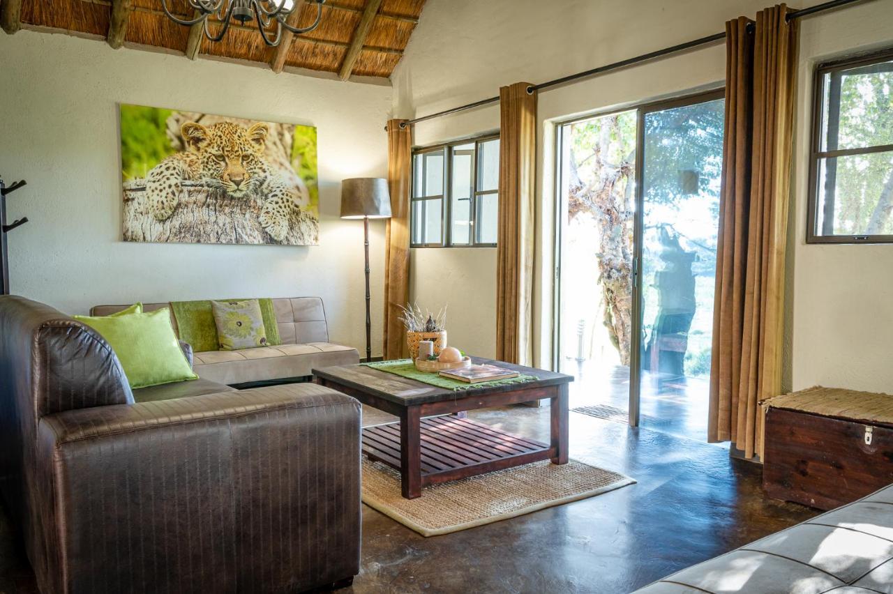 Umkumbe Safari Lodge Riverside Skukuza Bagian luar foto