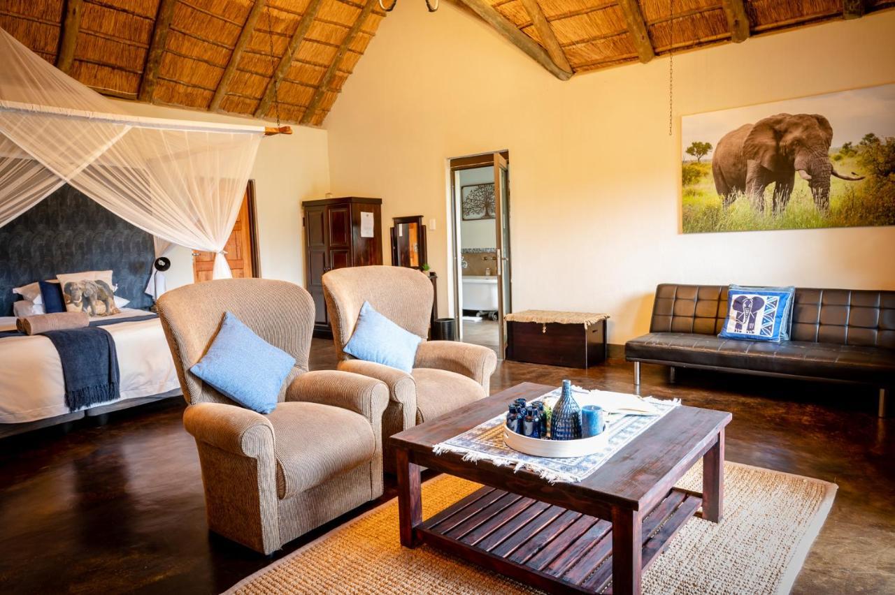 Umkumbe Safari Lodge Riverside Skukuza Bagian luar foto